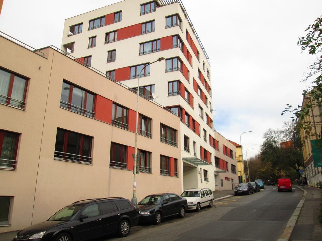 Leongargt Apartments Прага Екстериор снимка