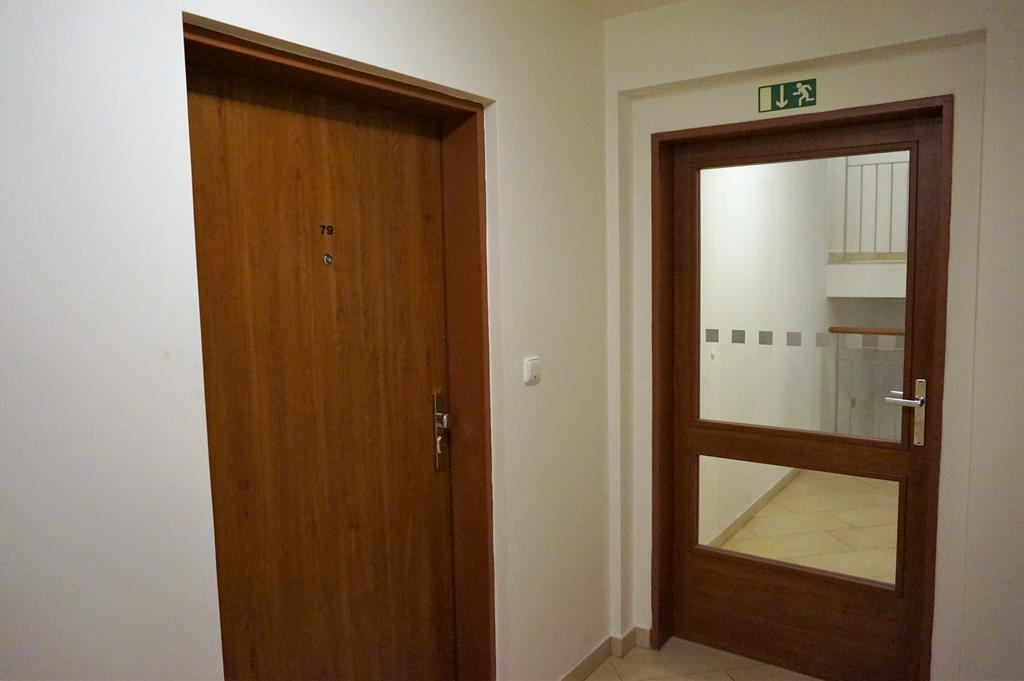 Leongargt Apartments Прага Екстериор снимка